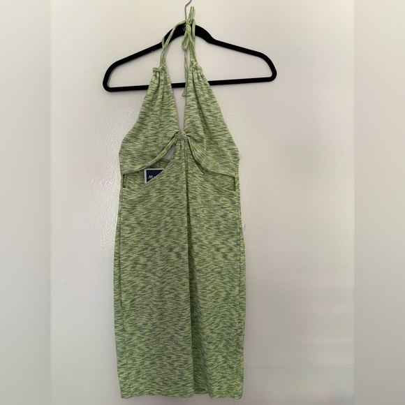 Green front cut out dress - Picture 6 of 7